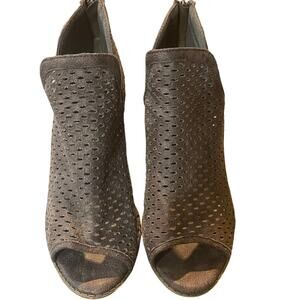 Nature Breeze Size 7 Brown Peep Toe Perforated Laser Cut Chunky Heel Booties